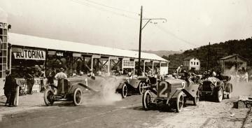 Salida del Gran Premio de Turismos de 1923. Lasarte, 25 de julio