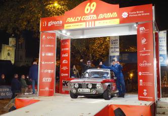 Maurici Palouzié- Raúl Romero (BMW 2002). 69 Rally Costa Brava