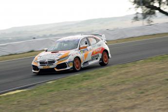 Álvaro Bajo (Honda Civic Type-R). Circuito del Jarama 2019