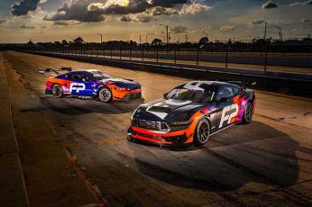 Ford Mustang GT4 VS Mustang GT3